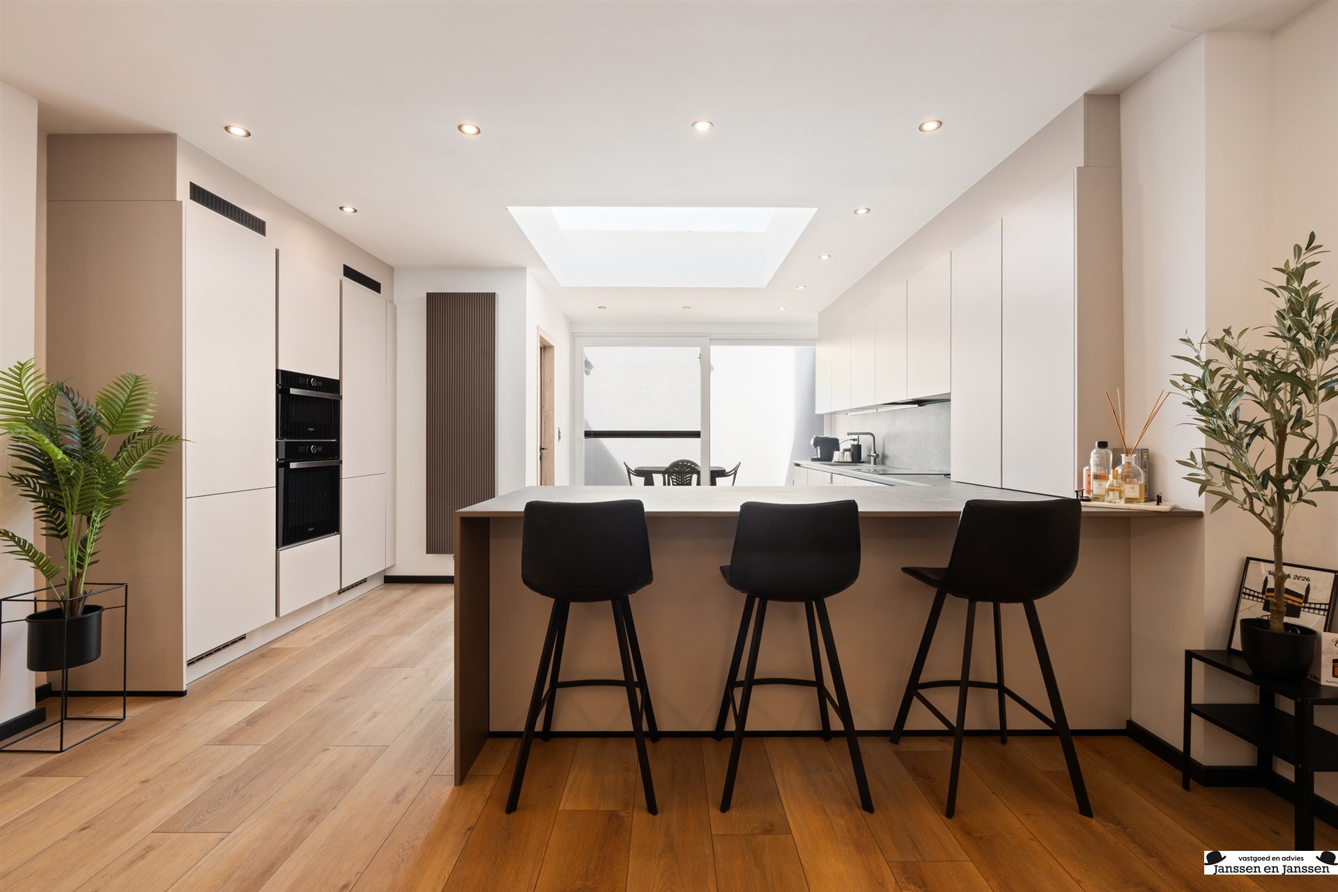 In optie Uitzonderlijk ruime, energetische en gerenoveerde woning! - foto 4