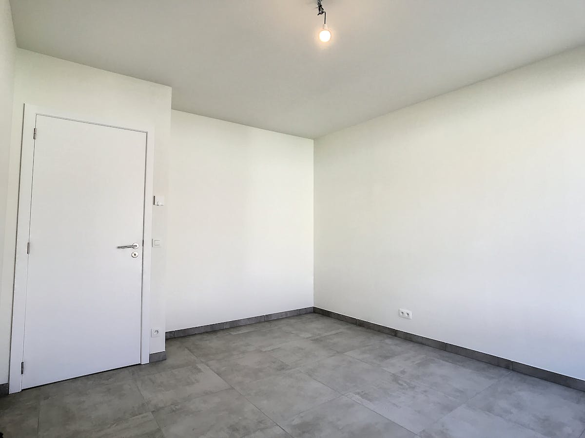 Newly built ground floor apartment with garden for rent in Edegem - photo 4