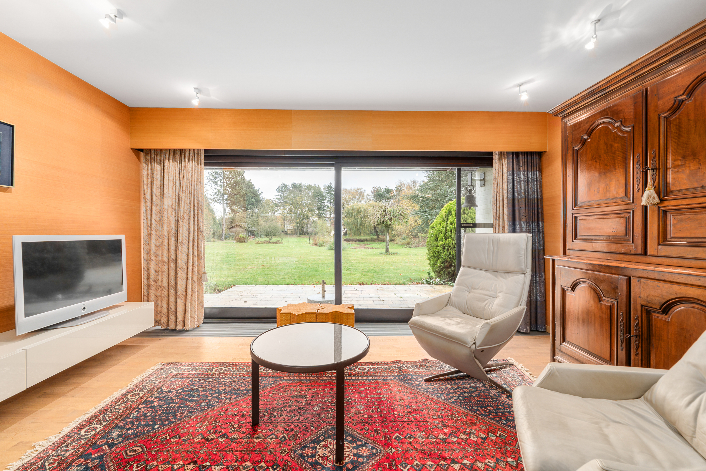 TIJDLOZE VILLA MET EEN FRAAIE TUIN &amp; BINNENZWEMBAD - foto 4