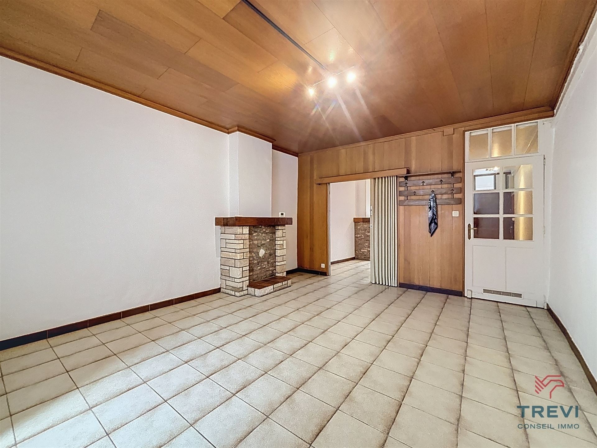 SOUS OPTION Jolie petite maison à potentiel dans le centre d'Enghien  - photo 5