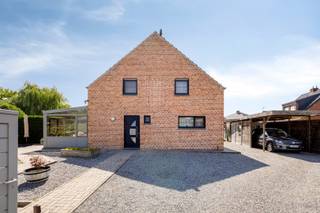 Energiezuinige open bebouwing met 2 slaapkamers te koop in SchootDeze woning is rustig gelegen in de groene en kindvriendelijke buurt Schoterheide,...