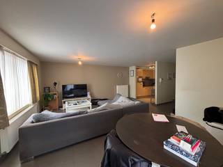 Op zoek naar een instapklaar appartement met alle comfort? Dan is dit recente gelijkvloers appartement in Sijsele beslist iets voor...