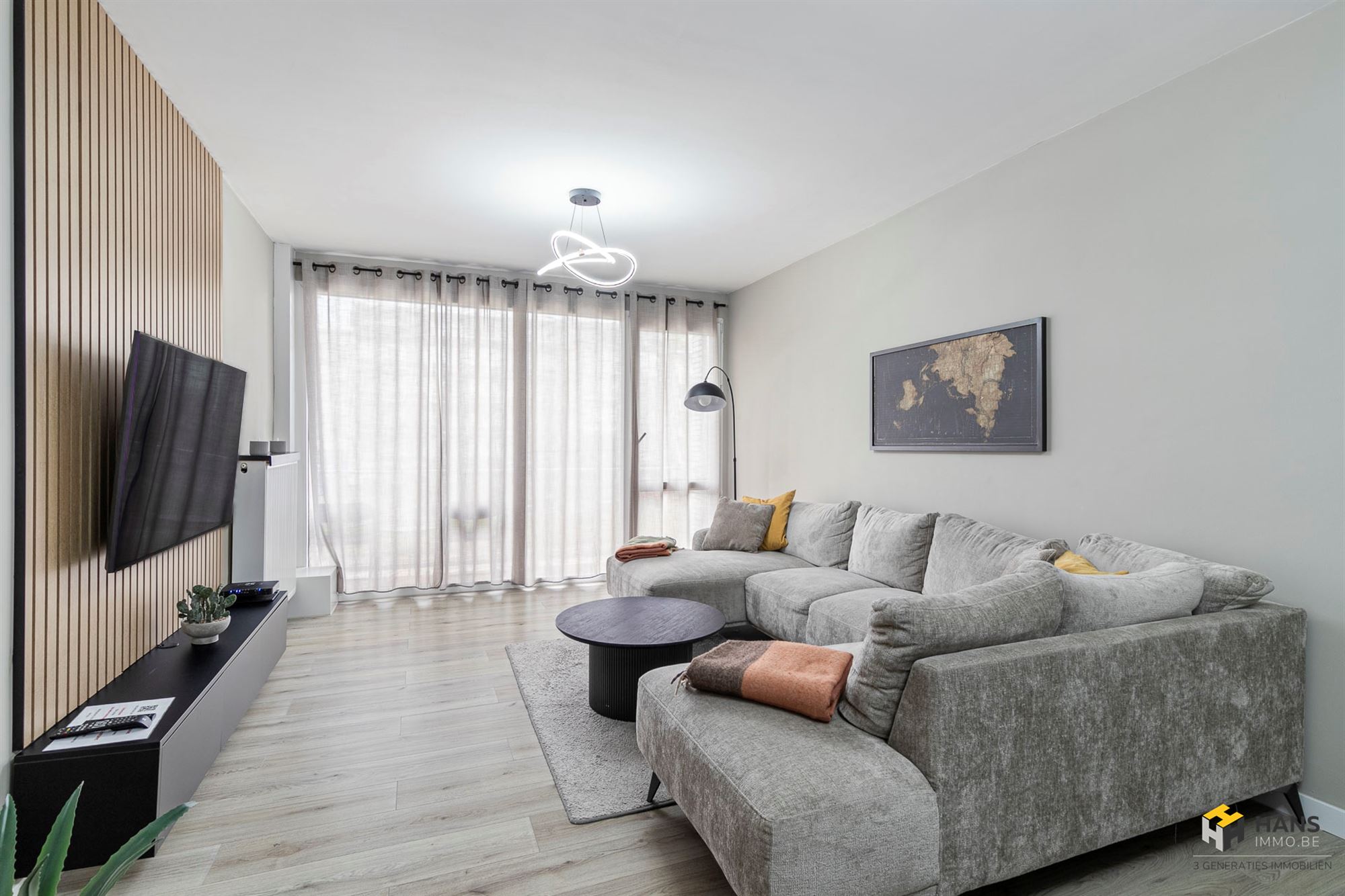 Gerenoveerd appartement (117 m²) met 2 slaapkamers, garage en terras (3 m²) in Deurne. - foto 2