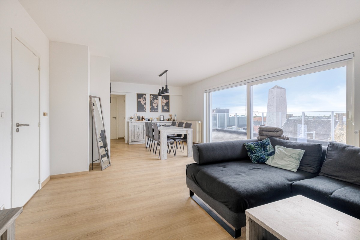 Ruim penthouse met twee grote terrassen in het centrum van Roeselare - foto 2