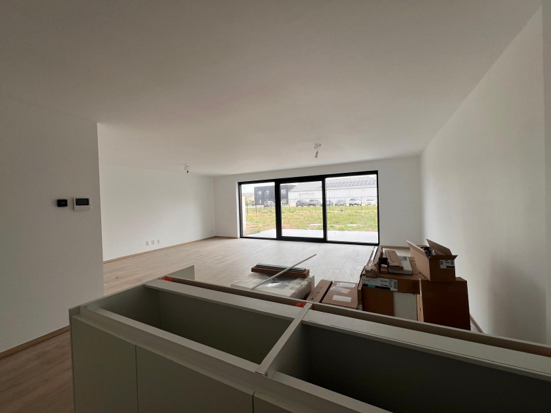 Prachtige nieuwbouwwoning met 6 slaapkamers, tuin en achteruitgang - photo 5