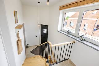 [[ DIT PAND NEEMT DEEL AAN DE ERA OPEN HUIZEN DAG OP 13/6 VAN 9:30 TOT 10:30 ]]Ligging &amp; indelingIn Boekhoute bevindt zich deze recente en...