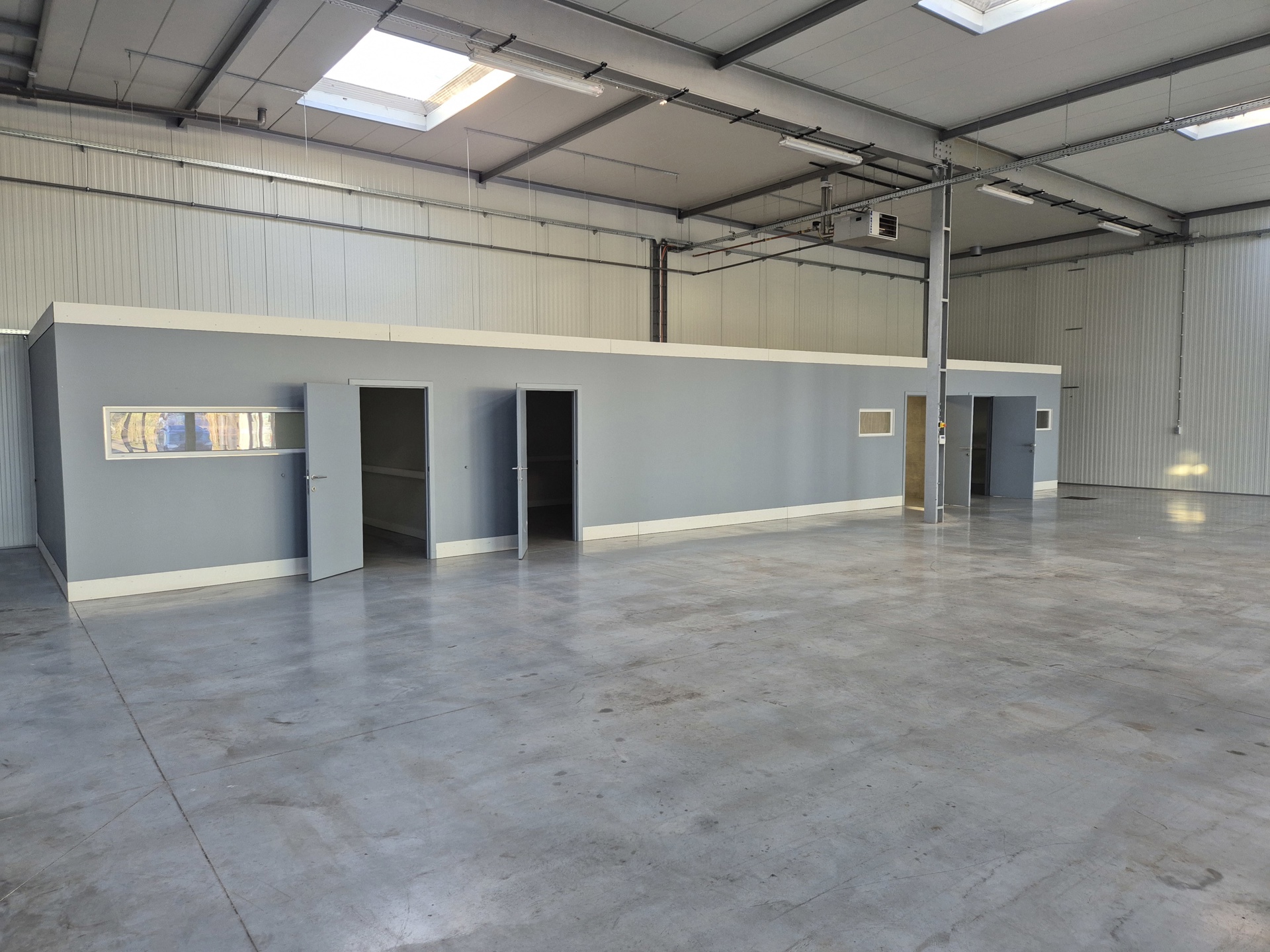 TE HUUR: OPSLAGRUIMTE IN BEDRIJFSGEBOUW - foto 3