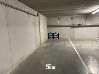 3 ondergrondse binnenstaanplaatsen te koop aan de Gentsesteenweg te Aalst. Gelegen aan de Genstesteenweg te Aalst bevindt zich de residentie...