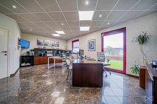 We Invest Malmedy a le plaisir de vous proposer cet immeuble de bureaux d’environ 300 m² utiles, idéalement situé à proximité immédiate...