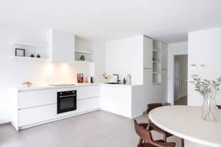 Instapklaar nieuwbouwappartement te huur in het centrum van Tielt.Het appartement is gelegen op het gelijkvloers en er is een tuin aanwezig. Het...