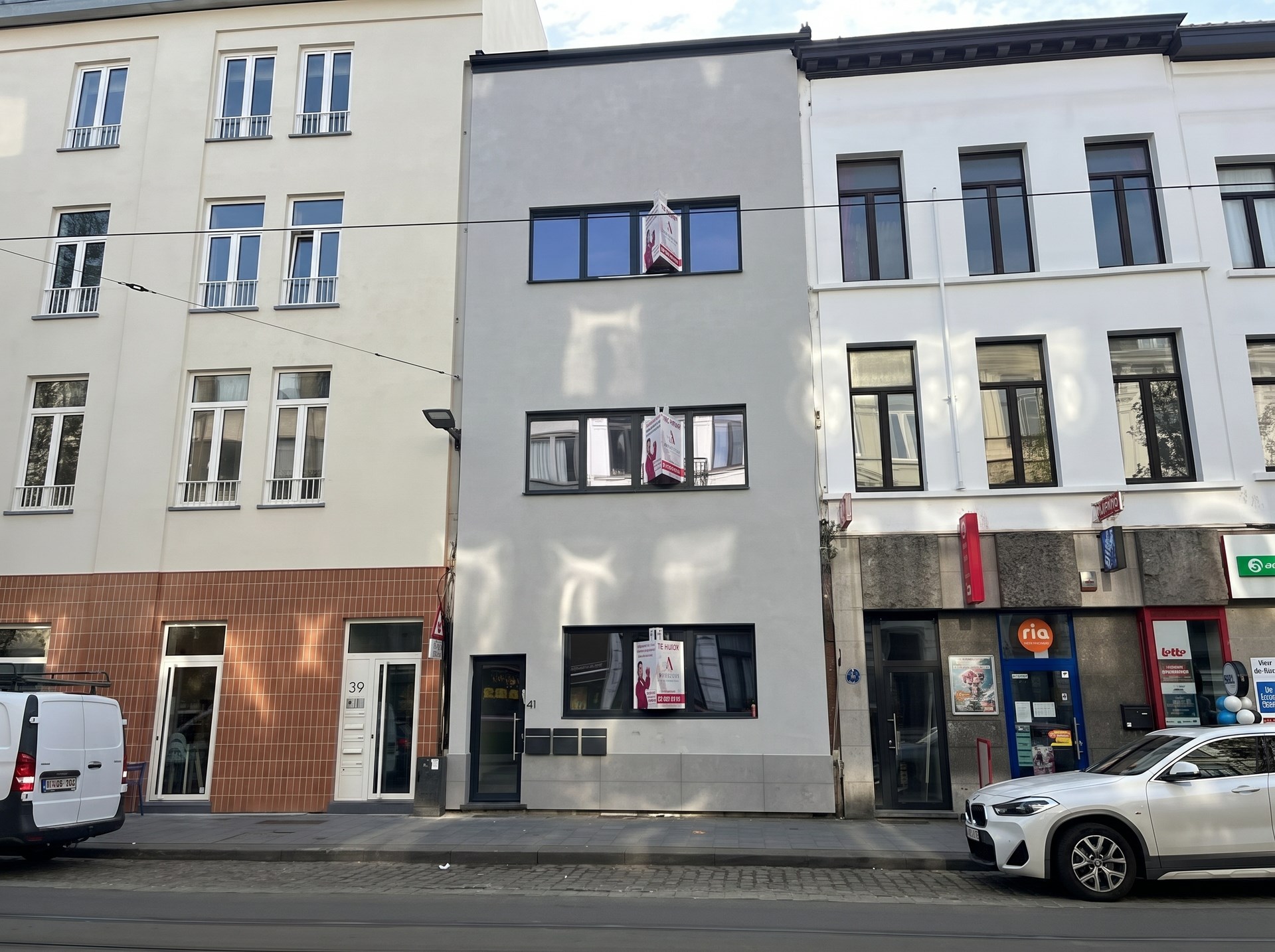 Opbrengsteigendom met 3 appartementen gelegen op het Zuid - foto 1