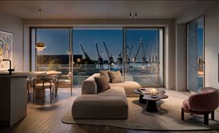 <p><span>Genesteld tussen het water van de Schelde en het Bonapartedok vindt Friendship Residence haar plek, als een eerbetoon aan de rijke geschiedenis van deze bijzondere locatie. Hier smelt het levendige ritme van de stad samen met de rust van het water.</span><br /><span><br />Voor het ontwerp van Friendship Residence bundelden het Antwerpse bureau HUB Archi- tecten en het Londense DRDH Architects lokale voeling en internationaal perspectief.</span><br /><br />De uitstraling van Friendship Residence is van buitenaf meteen indrukwekkend. Hoogwaardige gevels met groene accenten, verfijnde detaillering en royale raampartijen vormen een esthetische verrijking voor de omgeving. Er is bewust gekozen voor minerale materialen die de locatie eer aandoen, variërend van de kenmerkende pakhuisstijl tot stadsgebouwen met baksteenaccenten.<br /><br />Die kwaliteit voelt u tot in de kleinste details bij aankomst. Via de luxueuze inkompartijen betreedt u de gebouwen, een stijlvolle overgang van de stad naar uw persoonlijke haven.<br /><br />Voor het ontwerp van de royale binnentuin tekende de gerenommeerde landschapsarchitect Erik Dhont. Met internationale realisaties én als laureaat van de prestigieuze wedstrijd voor de nieuwe paleistuinen in Brussel, staat dit bureau garant voor een ontwerp van koninklijke klasse.<br /><br />De charme van deze verborgen oase nodigt uit tot vertragen en beleven. Een samenspel van bloemen, struiken en bomen creëert een luwte die het tempo van de stad even doet vergeten. Natuurstenen paden leiden u langs een spiegelvijver, met rustpunten om te genieten van zon en schaduw.</p>
<div>
<div>
<div>
<div>
<div>
<div>
<div>
<div>
<div>
<div>
<div>
<div>
<div>
<div>
<div>
<div>
<p><span>Vanuit blok B ervaart u adembenemende, panoramische zichten over de Scheldebocht, historische havenkranen en de prachtige binnentuin. Zowel verfijnde appartementen van 95 m2 als riante residenties tot 426 m2 geven blok B vorm. Allen pakken ze uit met optimale oriëntaties en weidse hoekterrassen voor spectaculaire zonsondergangen. </span></p>
<p><span>Kom tot rust in de omvangrijke leefruimtes die het geheel extra royaal doen aanvoelen. De luxueuze raampartijen zorgen vervolgens voor een uitzonderlijke lichtbeleving, waar daglicht zacht binnenvalt en elke ruimte een warme uitstraling krijgt.</span></p>
<p><span>Parking aan te kopen vanaf 45.000 euro</span></p>
</div>
</div>
</div>
</div>
</div>
</div>
</div>
</div>
</div>
</div>
</div>
</div>
</div>
</div>
</div>
</div>