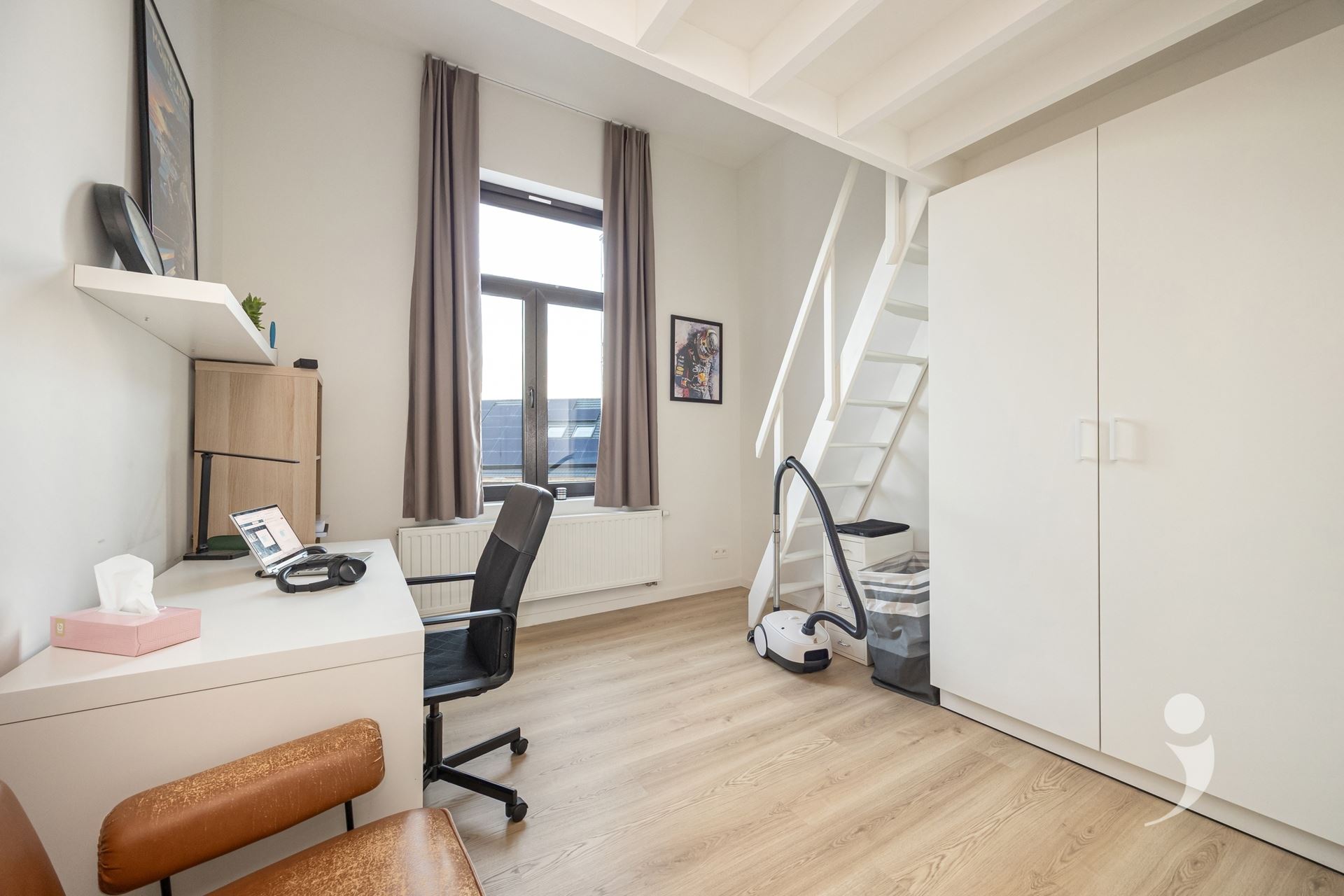 Opbrengsteigendom met 5 gerenoveerde studentenkamers - foto 3