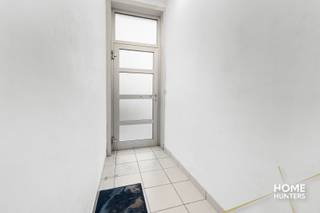 Deze centraal gelegen woning combineert comfort, ruimte en een uitstekende ligging! Bij het binnenkomen tref je een uitnodigende inkomhal die...