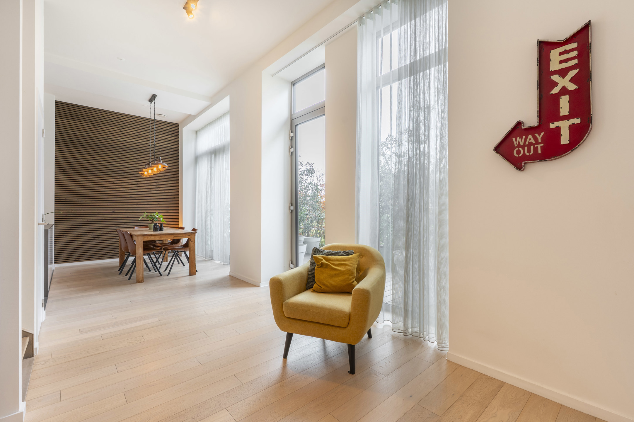 ANTWERPEN-ZUID. Huis met hoge plafonds en mooie lichtinval! - foto 5