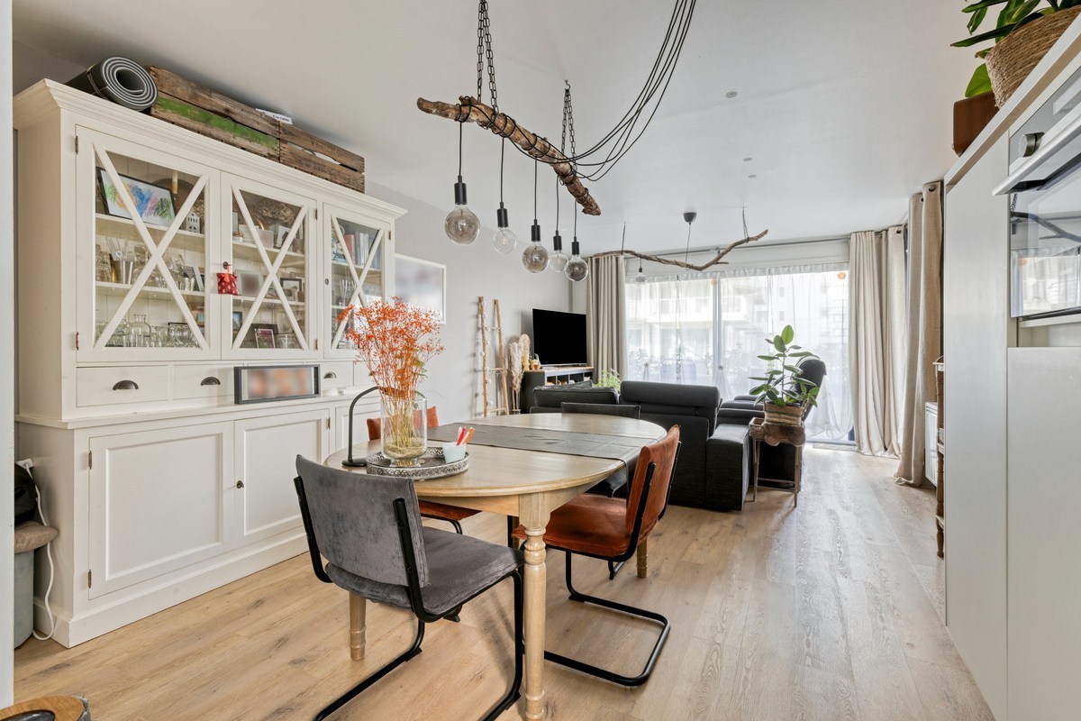 Appartement spacieux d'angle avec 1 chambre et grande terrasse ensoleillée, situé près de la plage et de la magnifique esplanade Léopold I à La Panne. - photo 3