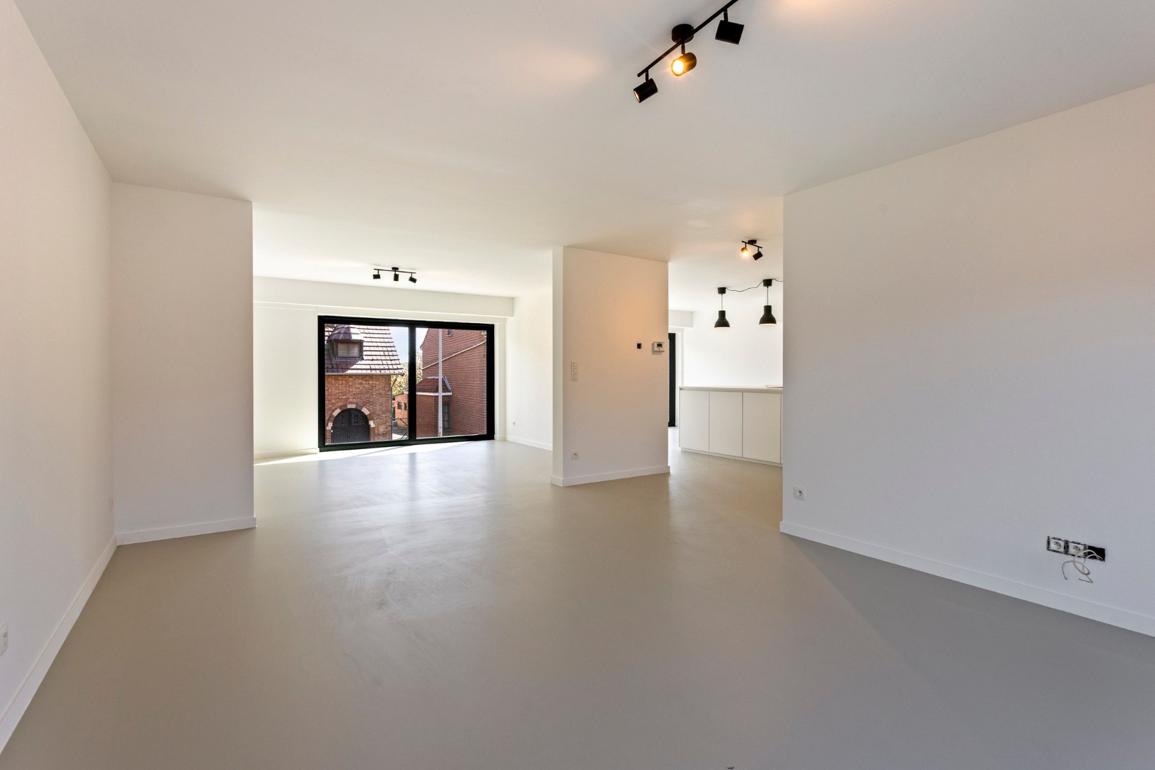 Gerenoveerd ruim en lichtrijk appartement met 2 slaapkamers en ruim terras - EPC label B - foto 5