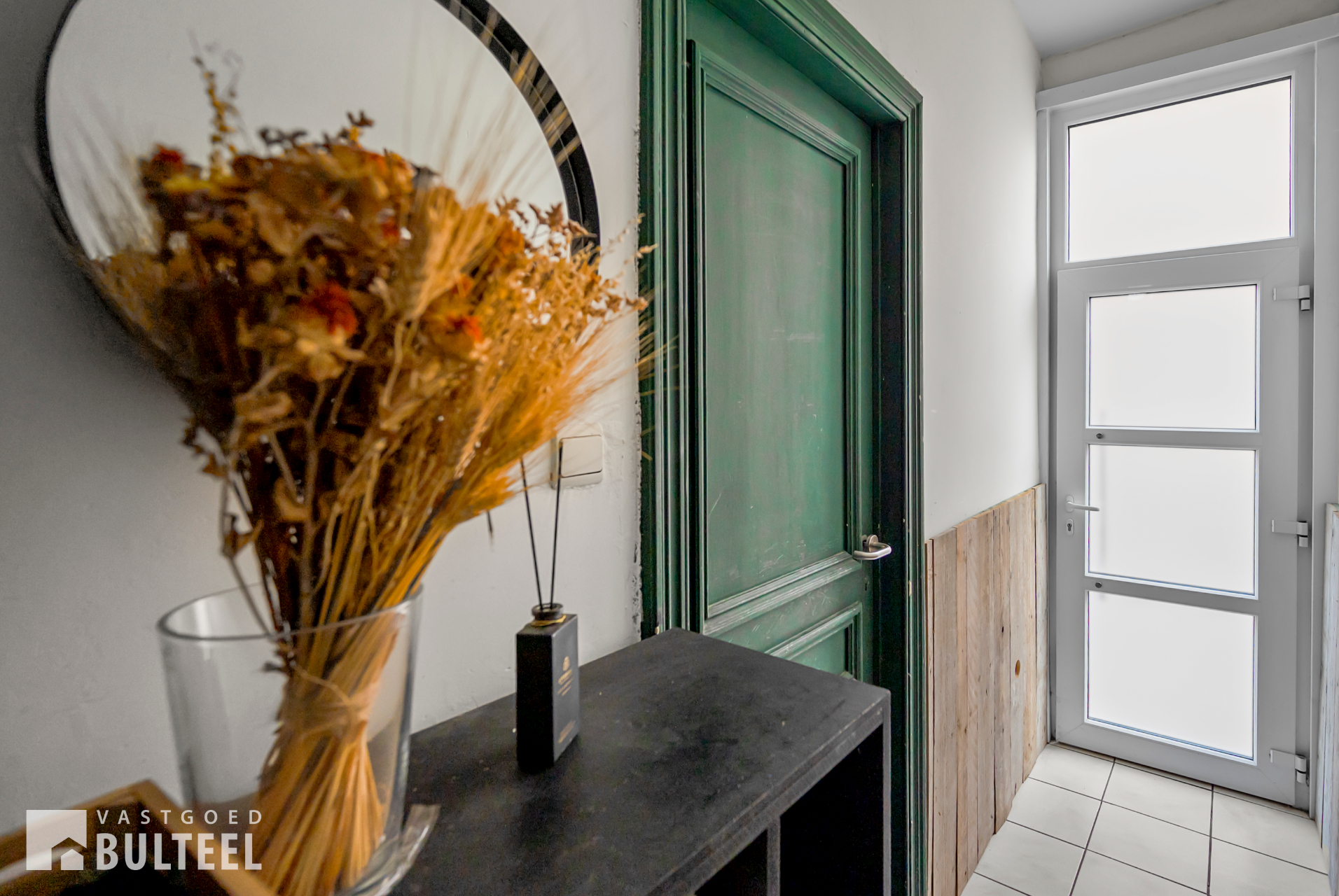 Charmante woning met 3 slaapkamers en stadsterras. - foto 2