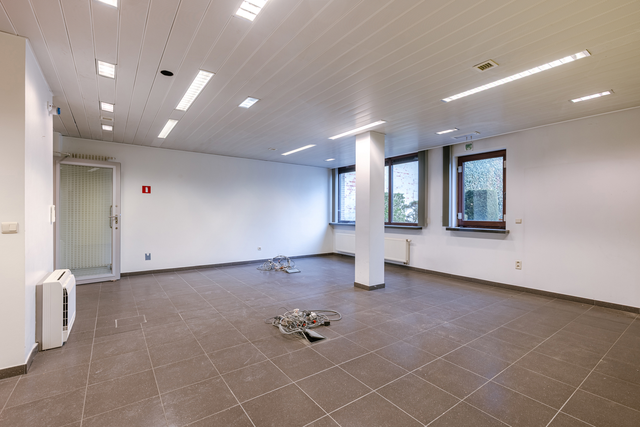 Ruim handelspand in centrum Lebbeke - foto 1