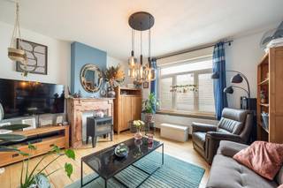 Sur la Weerstandlaan à Borgerhout, dans le quartier populaire des jardins près de Rivierenhof, cette maison mitoyenne avec deux chambres à...
