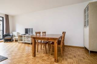 Gemeubeld 3-slaapkamerappartement op toplocatie in Antwerpen-ZuidDit stijlvolle, gemeubelde appartement met drie slaapkamers bevindt zich op de...