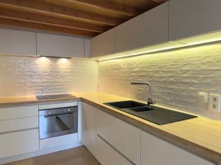 Dit charmante gelijkvloersappartement van ca 53 m² is gelegen op een gegeerde locatie aan de Sint-Andriesplaats, in het hart van Antwerpen. De...