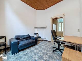 Het opbrengsteigendom bestaat uit 3 studio’s die momenteel verhuurd zijn. Het pand is gelegen op de Groendreef, nabij het bruisende centrum, dicht...