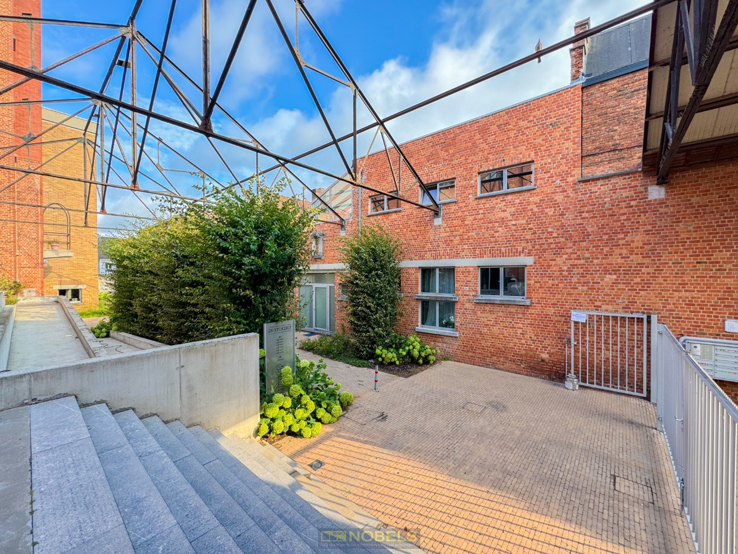 Te huur, exclusieve kantoorruimte met industriële uitstraling in centrum Oudenaarde! - foto 2