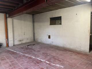 Ontdek deze comfortabele en gemakkelijk toegankelijke staanplaats in Oostende, ideaal voor wie op zoek is naar een veilige parkeeroplossing in...