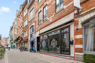 Met veel plezier stellen wij u deze interessante investeringsopportuniteit voor op de Leuvense vastgoedmarkt. Het betreft een verhuurde...