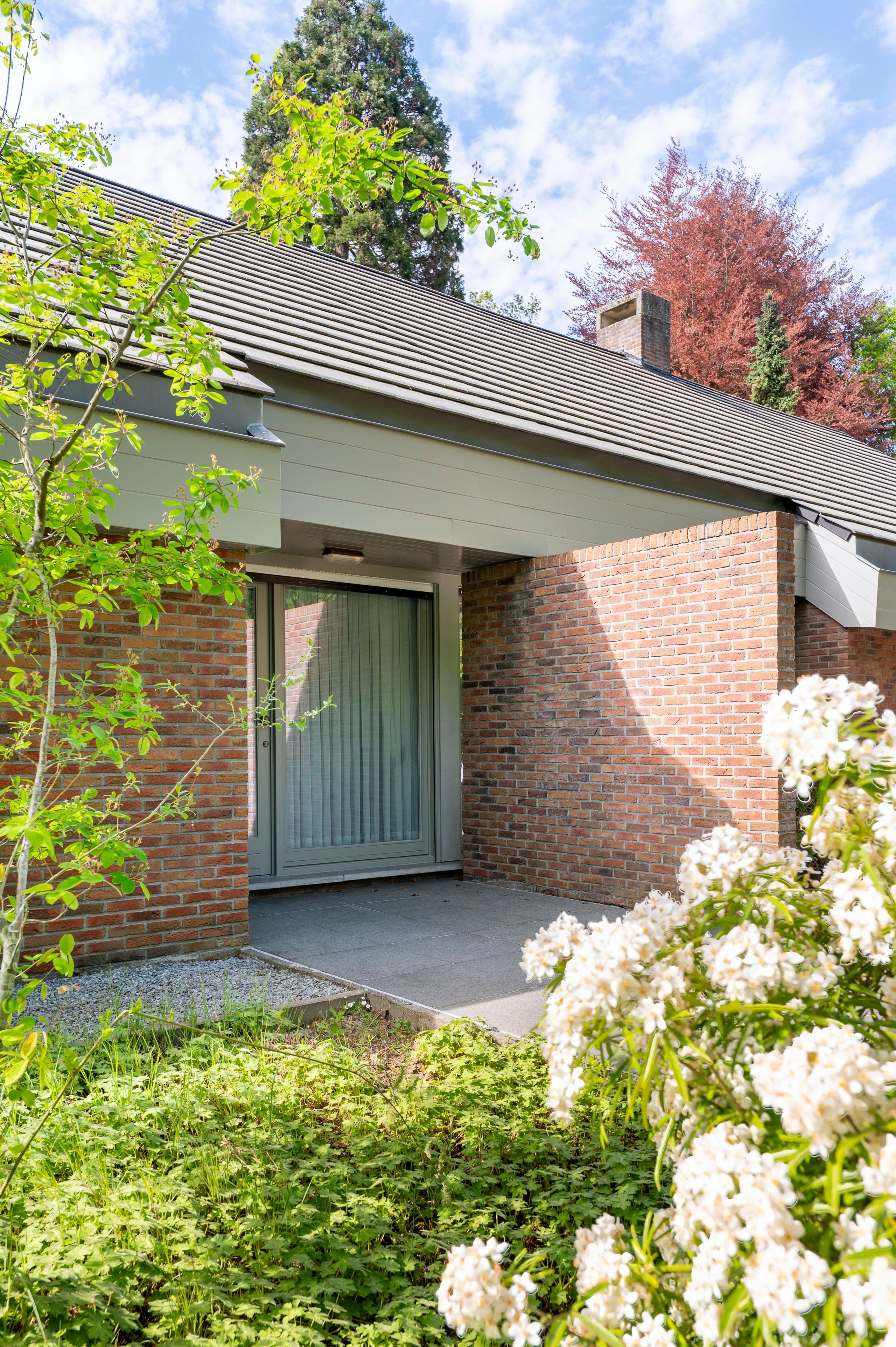 Ruime villa met praktijkruimte op toplocatie in Schotenhof. - foto 4