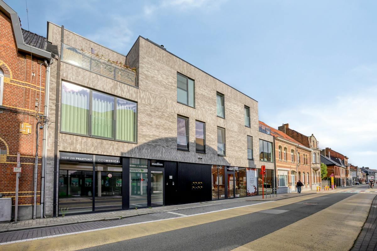 Ready to move in and energy-efficient new-build apartment with large terrace and stunning views in the heart of Londerzeel - photo 5