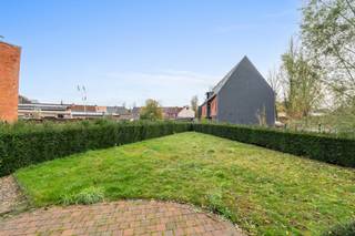 Te koop: ruime open bebouwing in Sint-Gillis-Bij-Dendermonde, op een centrale locatie nabij station, scholen en winkels.Deze vrijstaande woning uit...