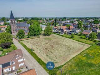HALFOPEN BOUWGROND VAN 6A 26CA OP EEN TOPLOCATIE TE RIEMST !We vinden deze halfopen bouwgrond van 6a 26ca terug te Riemst.Voor meer informatie, neem...