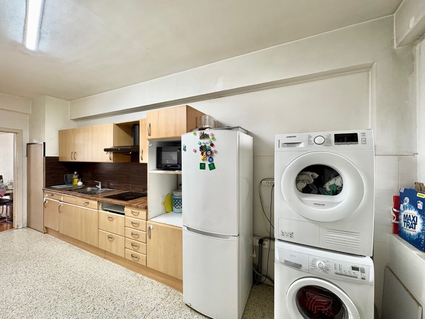 Te renoveren ruim 2-slpk appartement met staanplaats en kelder - foto 5