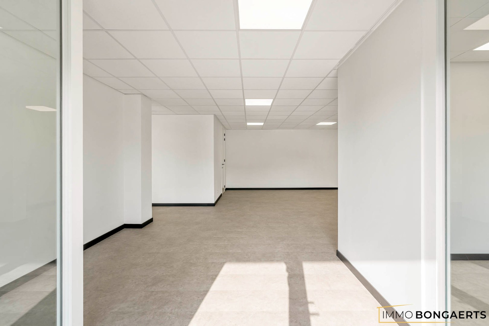 Commercial à louer à Oudsbergen - photo 4