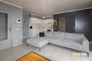 Gezellig 1-slaapkamer appartement - Residentie Canneyt - op wandelafstand van het station en centrum van Izegem bestaande uit: inkom met vestiaire...