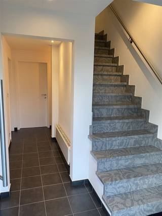 MODERNE, GEZELLIGE, ENERGIEZUINIGE EN LUMINEUZE BEL-ETAGE WONING 165M² MET 3 SLAAPKAMERS, KANTOOR/POLYVALENTE RUIMTE EN TERRASrustige ligging in...
