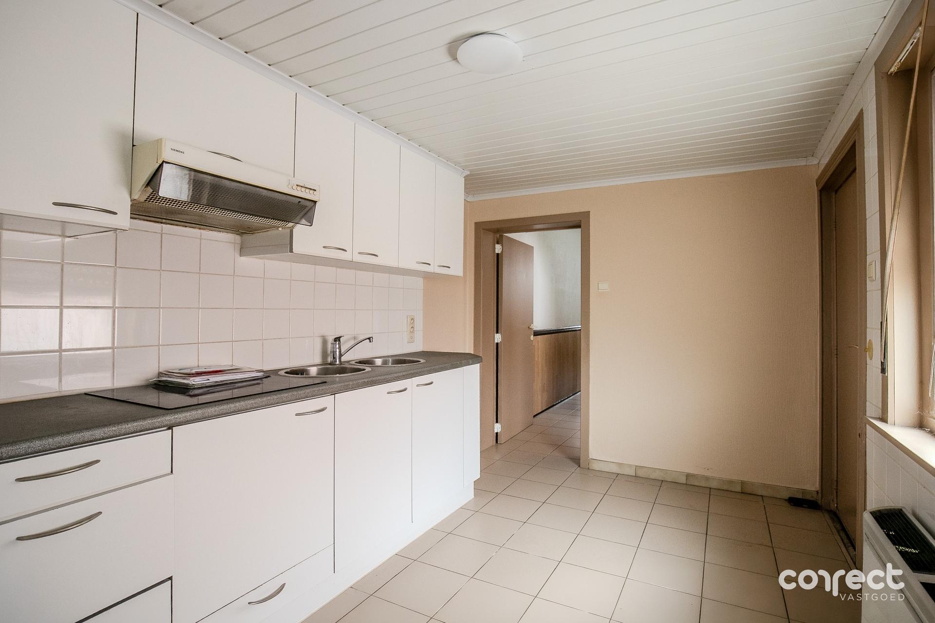 Rustig gelegen woning met 3 slaapkamers, ruime zolder en tuin. - foto 4