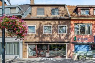 Interesse? Meer informatie op www.SWEVERS.be. - In het levendige centrum van Lummen, op de commerciële toplocatie Dorpsstraat 4, wacht...