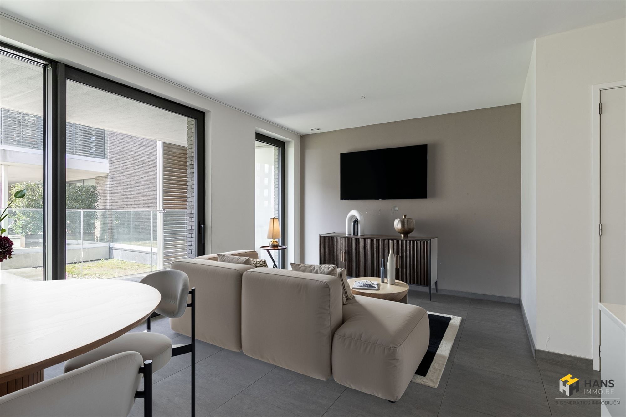 Instapklaar appartement ( 68 m²) met 2 slaapkamers, autostaanplaats en 2 terrassen in Antwerpen (2000). - foto 2
