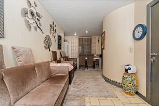 Opbrengsteigendom met 2 appartementen in centrum Aalst – Pontstraat 49Bent u op zoek naar een strategisch gelegen investering? Dan is dit gebouw in...