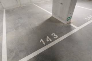 Deze ondergrondse autostaanplaats is zeer centraal gelegen in een nieuwbouwproject Kobenhaven aan de Gentse voorhaven, in de wijk Muide...