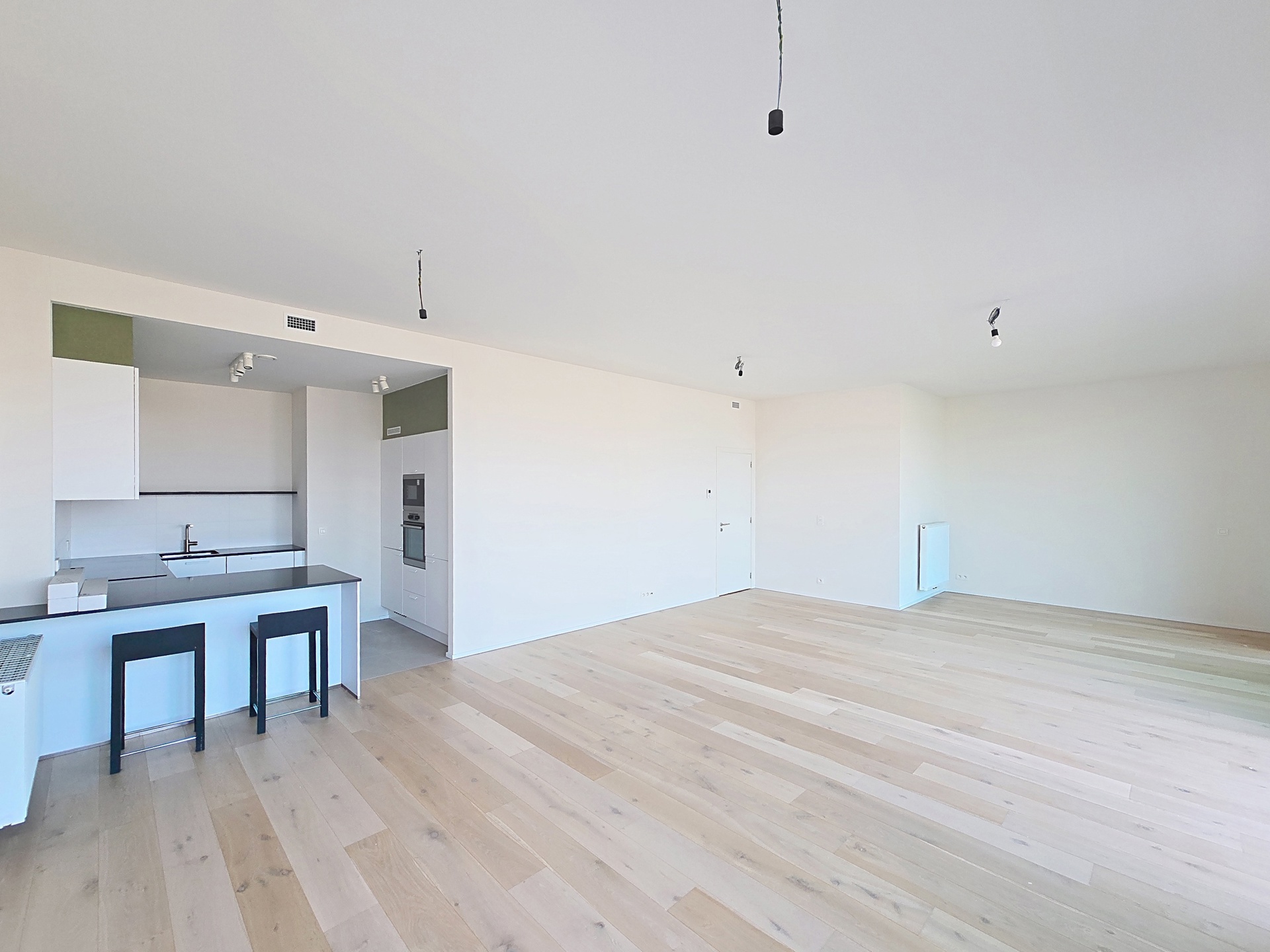 Canal Wharf : Stedelijke elegantie met adembenemend uitzicht - foto 1