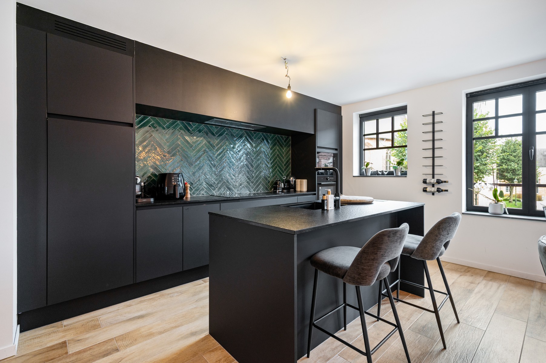 Prachtig en recent appartement met terras en autostaanplaats in het hart van Pulle - foto 3