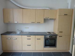 STUDIO te huur in het centrum van Diest, Leuvensestraat 6.<br /><br />De studio heeft een bewoonbare oppervlakte van +/- 36m² (bron : epc) en is gelegen op de eerste verdieping van het gebouw. Er is een lift aanwezig.<br /><br />Indeling :<br />leefruimte met open keuken<br />berging met aansluiting voor wasmachine<br />badkamer met lavabo, douche en toilet<br /><br />Gelijkvloers is er een gezamenlijke berging.<br /><br />CV op gas<br />Epc : 104<br /><br />Huurprijs : 595 € + 25 € vaste gemeenschappelijke kosten per maand<br /><br />Wenst u graag een bezoek in te plannen, mail uw gegevens naar dimitri@alvast.be of bel 013/311.233<br /><br /><br />Alle gegevens zijn louter informatief, onder elk voorbehoud, en voor zover het pand intussen niet verhuurd of verkocht is.<br />Dit pand wordt door ons geplaatst op volgende websites :<br />-www.alvast.be<br />-www.immoscoop.be<br />-www.zimmo.be<br />-www.spotto.be<br />Indien U het pand op andere websites zou aantreffen is dit niet door ons geplaatst en is de info mogelijk niet up-to-date.