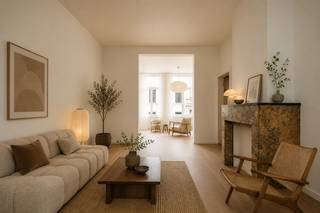 PRESALE! De Kroon - Exclusief wonen in een karaktervol erfgoedpand te Borgerhout!<br /><br />Ontdek De Kroon, een uniek renovatieproject in een prachtig art-nouveau gebouw gelegen in de Kroonsstraat te Borgerhout. Dit geselecteerde bouwkundige erfgoed ontworpen in 1913 door architecten Peter en Hendrik Wittocx en gebouwd in opdracht van bakker Alfons Heylen wordt met respect voor zijn authentieke karakter omgevormd tot een hedendaags woonproject.<br /><br />Het project omvat negen appartementen met één of twee slaapkamers en één magazijn van 192 m². De appartementen variëren van 40 m² tot 114 m² bewoonbare oppervlakte en beschikken afhankelijk van de unit over een terras of privatieve tuin. Prijzen starten vanaf 235.000 Euro tot 365.000 Euro.<br /><br />- Appartement 202 – € 295.000 - 80 m² | 1 slaapkamer<br /><br />Huidige foto's en 3D renders dienen ter illustratie van het project. <br /><br />Verkoop onder het tarief van 2% registratierechten mogelijk, mits de koper aan de wettelijke voorwaarden voldoet. <br /><br />Contacteer ons voor meer informatie, plannen, beschikbaarheid of een bezoek ter plaatse via info@dvarealestate.be of 03/297.00.00.