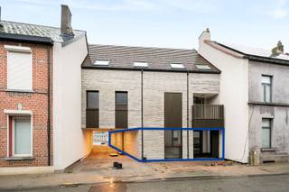 Nieuw, uiterst energiezuinig appartement in het centrum van Lebbeke.Het appartement is gelegen op de benedenverdieping van de kleinschalige...