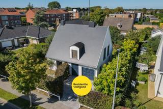 Deze charmante villa, gebouwd in 1973, werd recent deels vernieuwd en ligt op een perceel van 600 m². De woning biedt vijf slaapkamers en geniet...