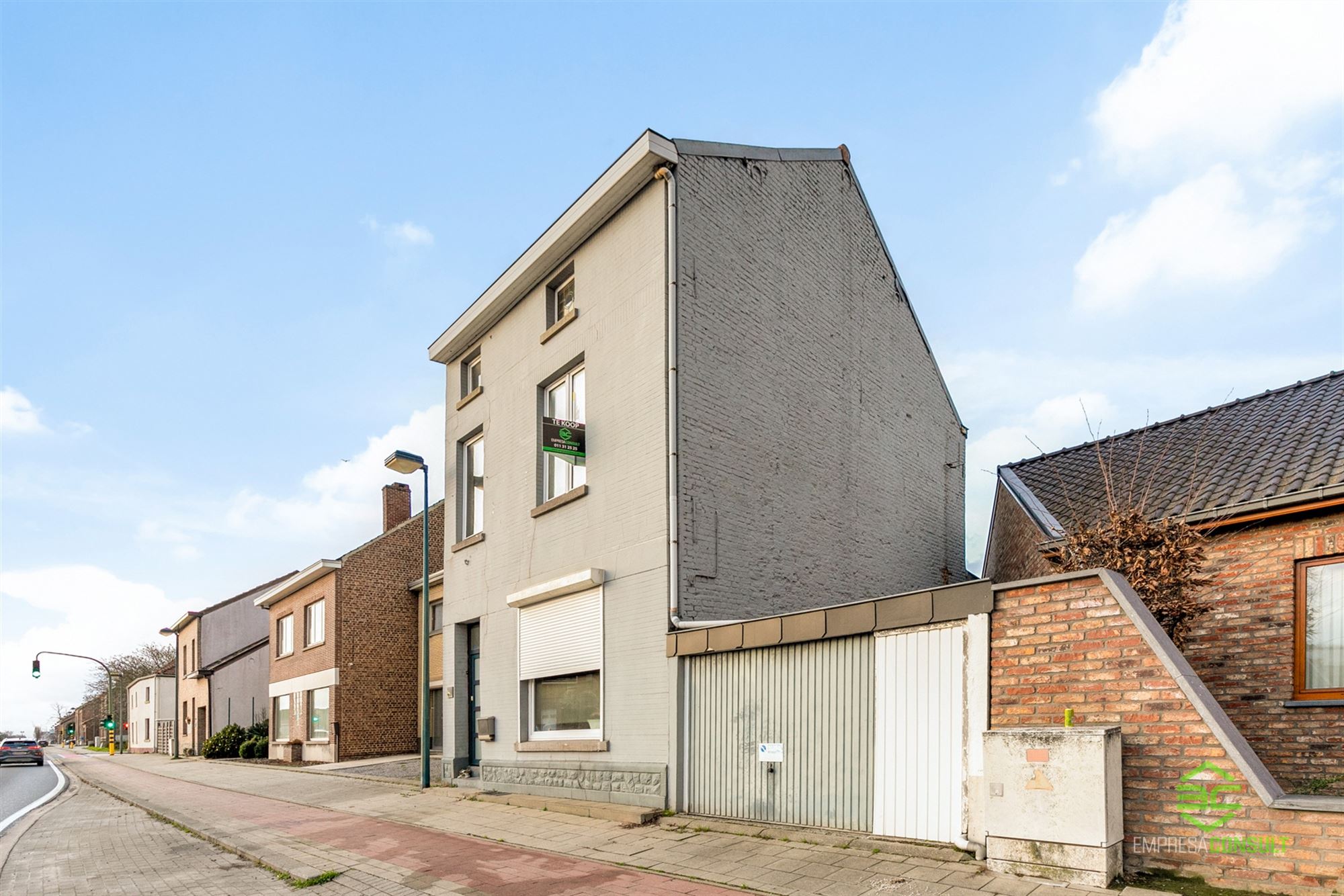 Centraal gelegen woning met 2/4 slpk met veel potentieel - foto 2